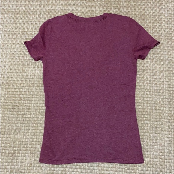 NWOT Juniors Size xs T-shirt from Hollister. - Picture 3 of 3